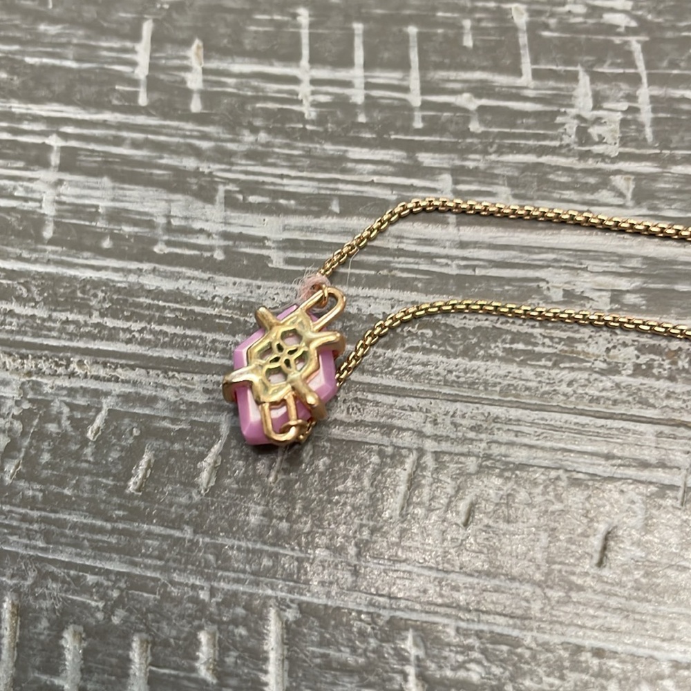 Kendra Scott Ethan Necklace- Lilac Mother of Pearl in Rose Gold - Picture 3 of 4